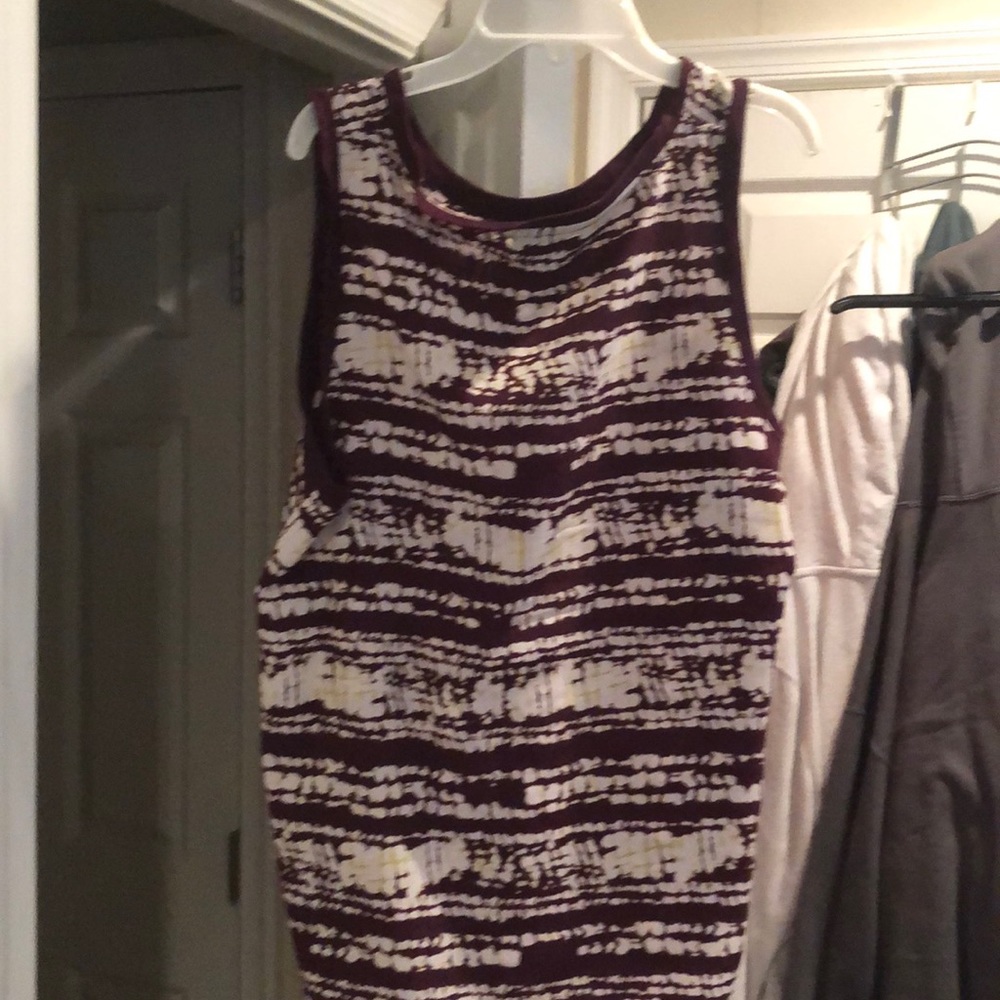 Maroon and white flowy tank